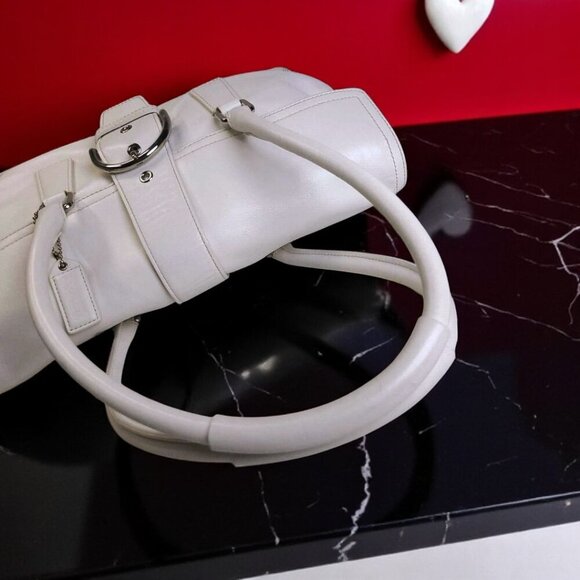 Vintage COACH Soho Satchel in white - Picture 5 of 14